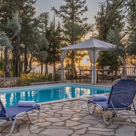 Komílion Agios Nikitas Nature Villas מראה חיצוני תמונה